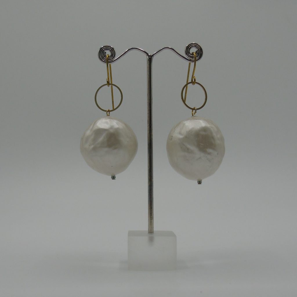 Pearls earrings